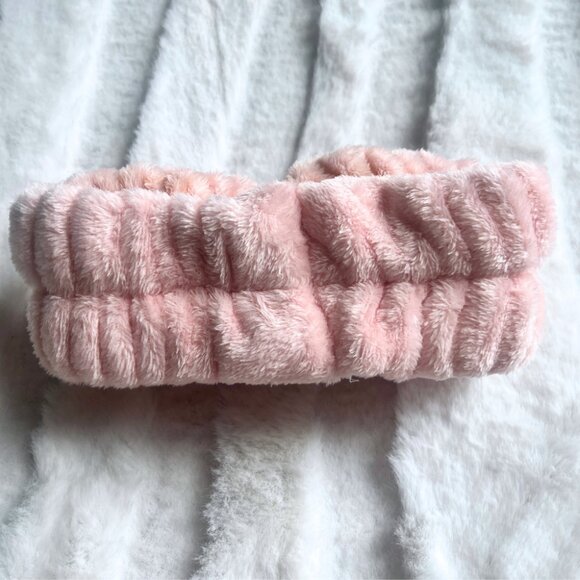 The Creme Shop Sanrio Hello Kitty Spa Headband Pink Satin Plush Makeup Bow Kawai - Picture 5 of 5